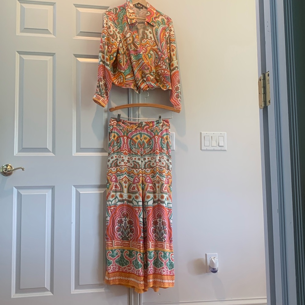 Ladies medium light weight 2 piece set. Bright multicolored Miami style outfit